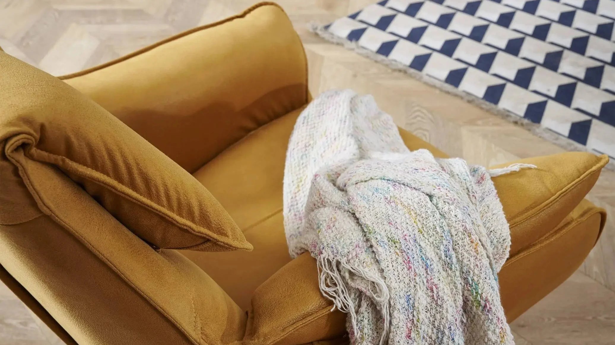 Layla Living Room Set - Homzy