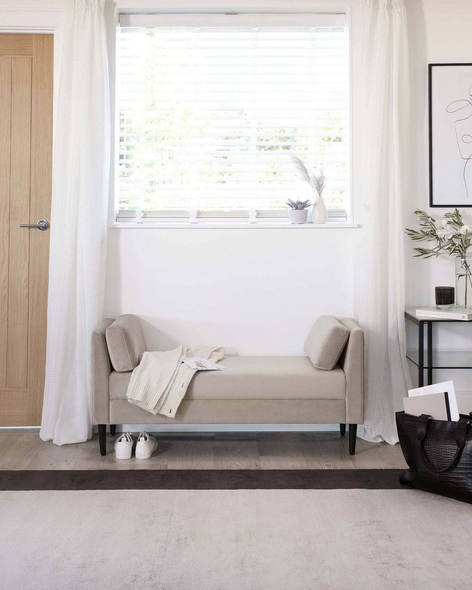 Levine Banquette - Homzy