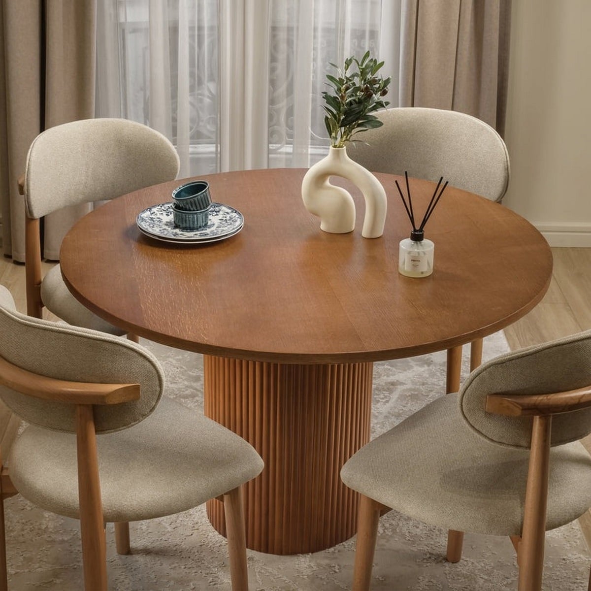 Zoya Dining Set